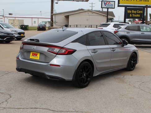 Used 2022 Honda Civic Sport image 5