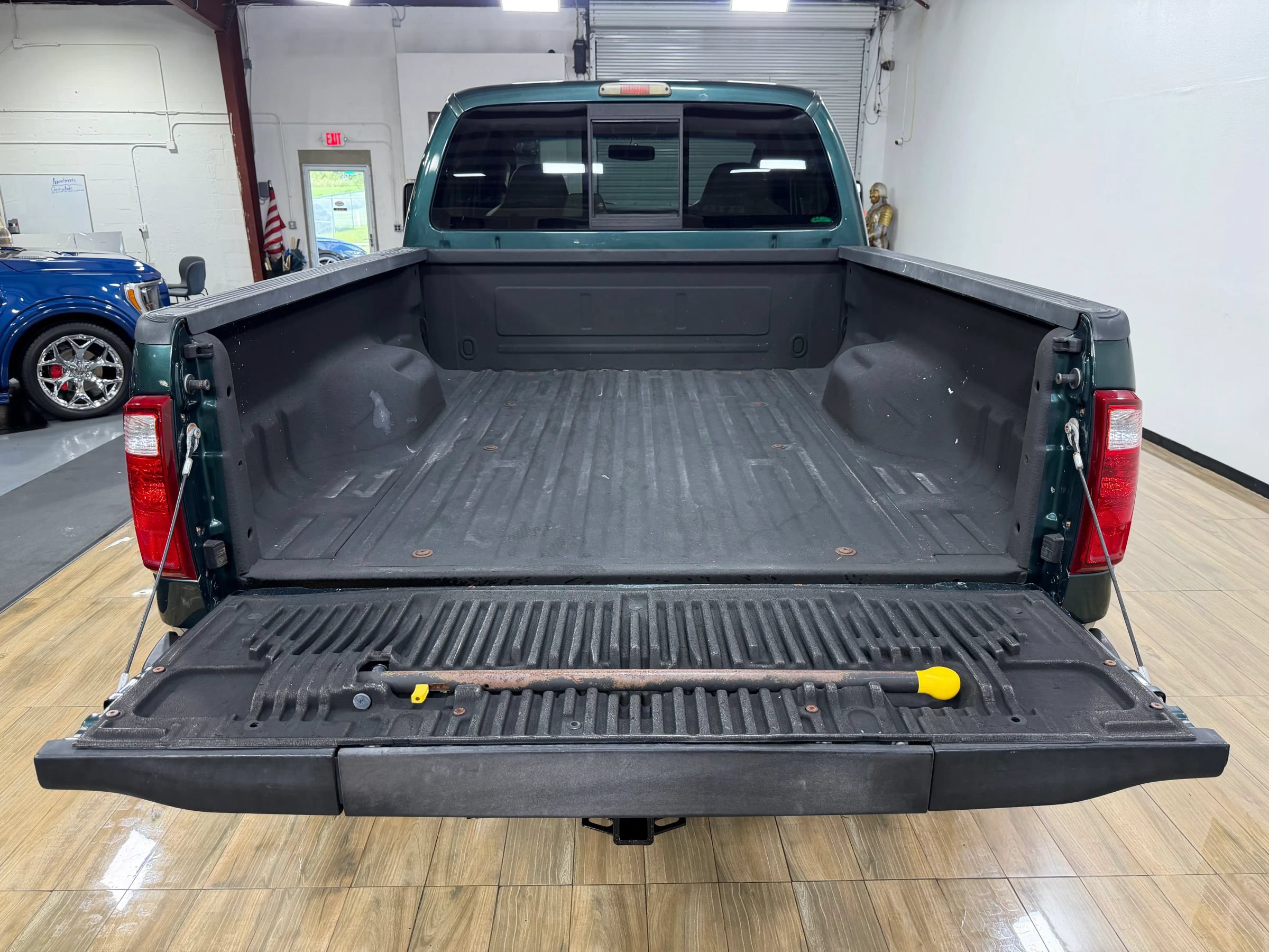 Used 2008 Ford F250 Lariat AWD/4WD image 9