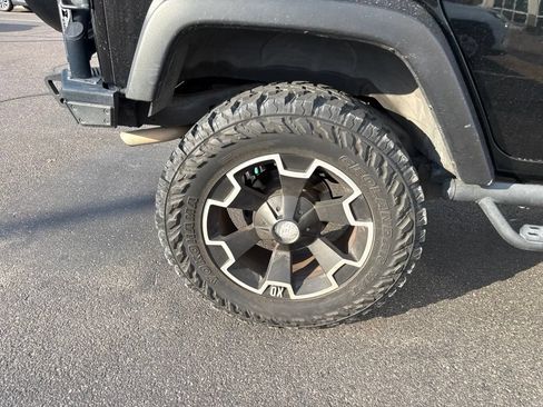Used 2011 Jeep Wrangler Unlimited Rubicon w/ Call of Duty Group AWD/4WD image 9