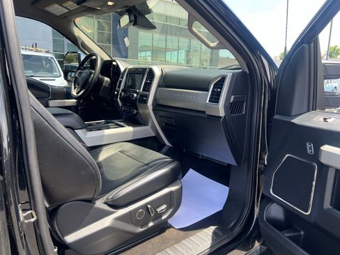 Used 2018 Ford F250 Lariat w/ Lariat Ultimate Package AWD/4WD image 58