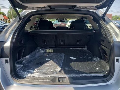 Used 2025 Subaru Outback Premium image 5