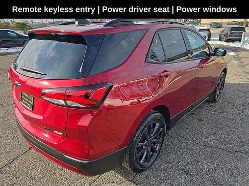 Used 2023 Chevrolet Equinox RS image 3