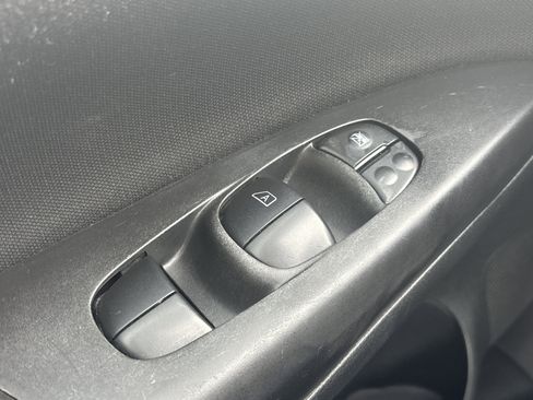 Used 2019 Nissan Sentra S image 24