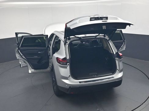 Used 2025 Nissan Rogue SV w/ SV Premium Package FWD image 55