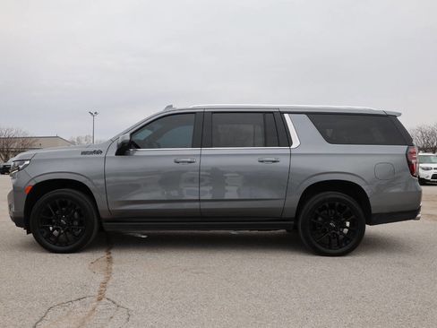 Used 2022 Chevrolet Suburban High Country image 8