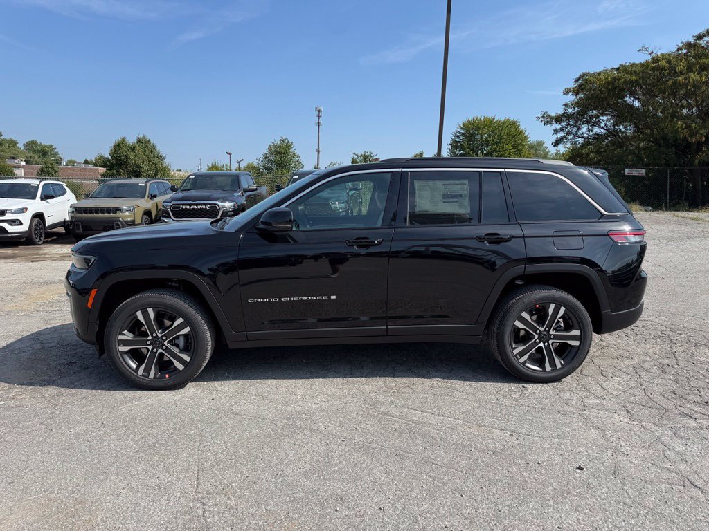 New 2027 Jeep Grand Cherokee Limited AWD/4WD image 9