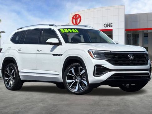 Used 2024 Volkswagen Atlas SEL Premium R-Line AWD/4WD image 2