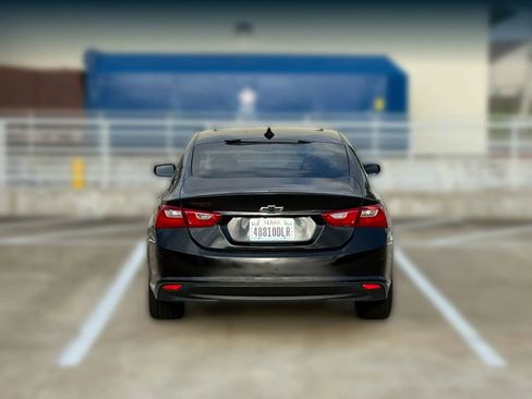 Used 2018 Chevrolet Malibu LT w/ Redline Edition FWD image 7