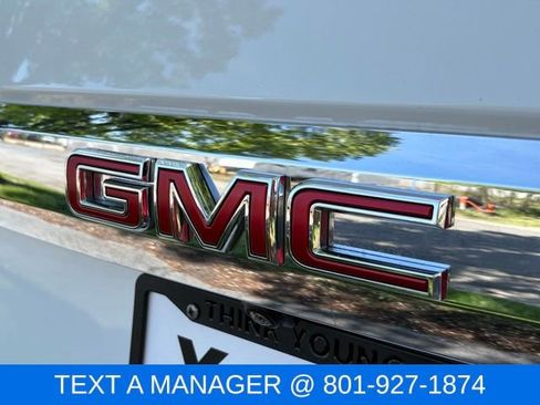 Used 2023 GMC Yukon XL SLT w/ SLT Luxury Package AWD/4WD image 6