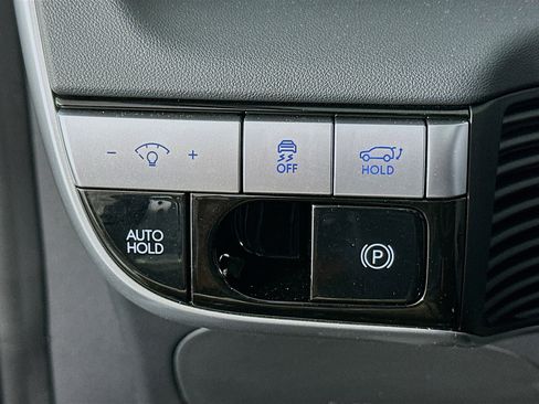 Used 2024 Hyundai Ioniq 5 SEL image 17