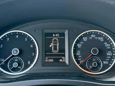 Used 2017 Volkswagen Tiguan S image 20