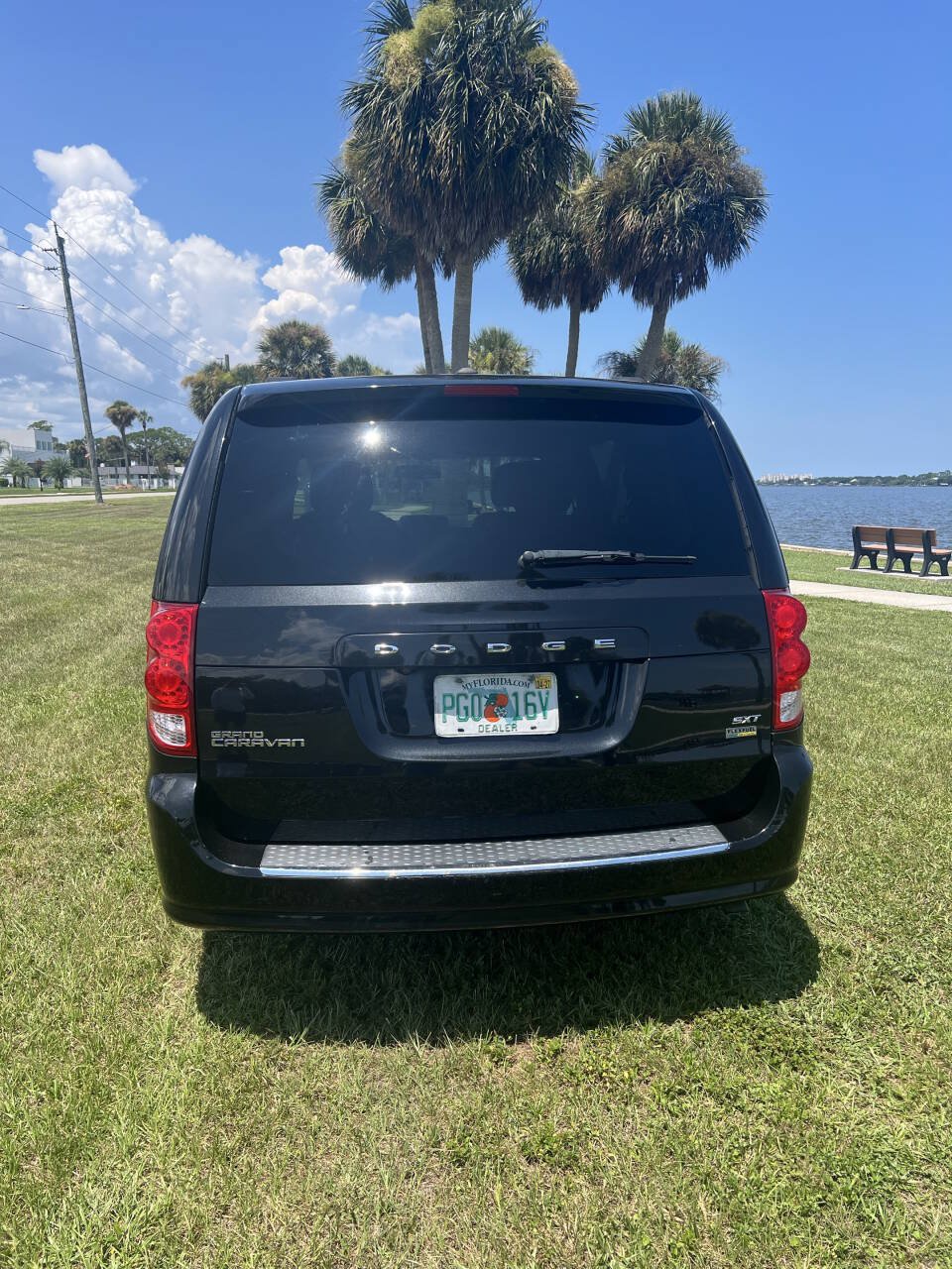 Used 2017 Dodge Grand Caravan SXT FWD image 11