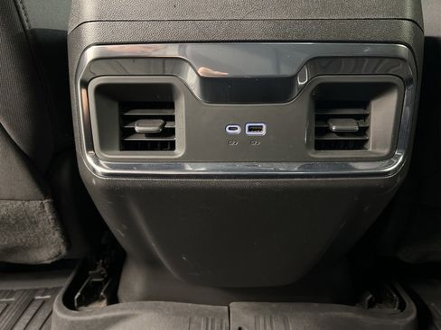 Used 2022 GMC Sierra 1500 Elevation image 32