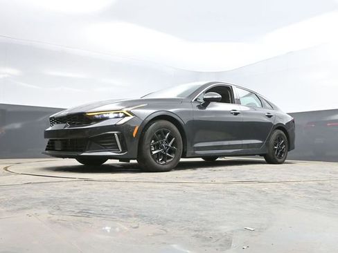 Used 2025 Kia K5 LXS image 46