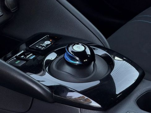 Used 2022 Nissan Leaf SV image 19