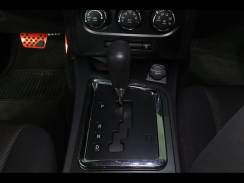 Used 2012 Dodge Challenger SXT w/ Sound Group RWD image 18