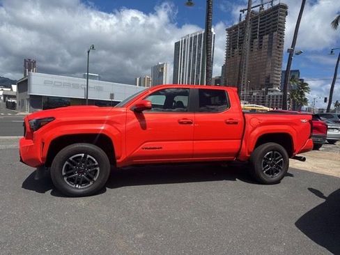 Used 2024 Toyota Tacoma 4x4 Double Cab image 3