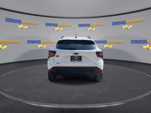 New 2026 Chevrolet Trax LT w/ Midnight Edition FWD image 7