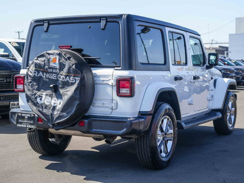 Used 2020 Jeep Wrangler Unlimited Sahara AWD/4WD image 6