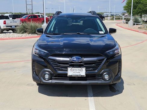 Used 2023 Subaru Outback Premium image 8