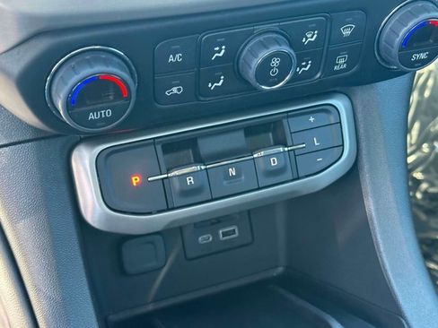 Used 2023 GMC Acadia Denali w/ Denali Ultimate Package image 32