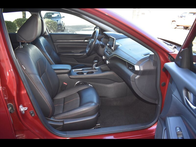 Used 2022 Nissan Altima 2.5 SR FWD image 33