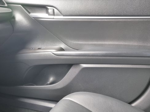 Used 2023 Toyota Camry SE image 25