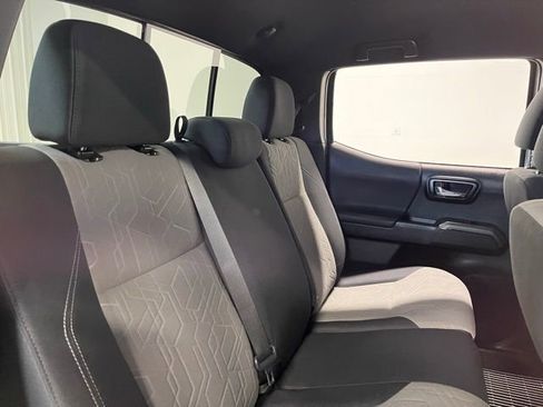 Used 2022 Toyota Tacoma TRD Sport w/ Black Out Package (TMS) image 13