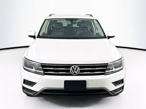 Certified 2021 Volkswagen Tiguan SE AWD/4WD image 2