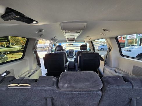 Used 2013 Dodge Grand Caravan Crew image 26