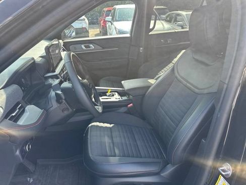 Used 2025 Ford Explorer ST-Line w/ Premium Package AWD/4WD image 7