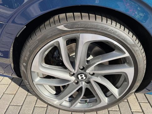 Used 2025 Bentley Flying Spur Plug-In Hybrid AWD/4WD image 58