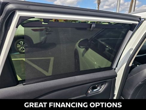 Used 2025 Nissan Rogue SL w/ Tech Package FWD image 16