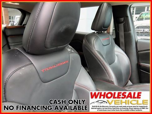 Used 2015 Jeep Cherokee Trailhawk w/ Comfort/Convenience Group image 9