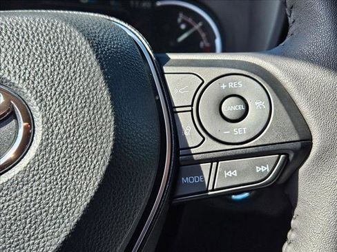 Used 2025 Toyota RAV4 XLE Premium image 13