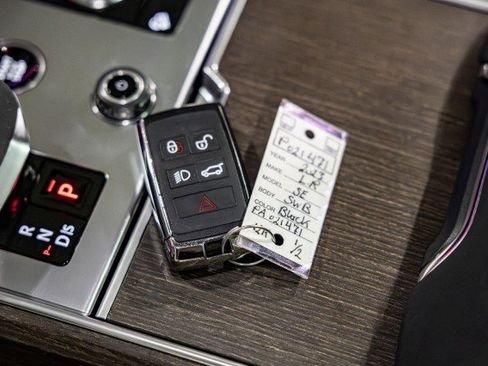 Used 2023 Land Rover Range Rover SE image 50