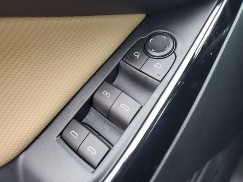 New 2026 Chevrolet Equinox ACTIV w/ Convenience Package III image 20