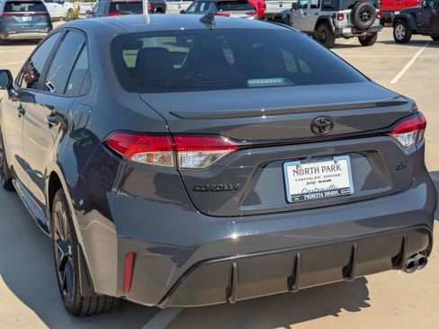 Used 2023 Toyota Corolla SE image 5