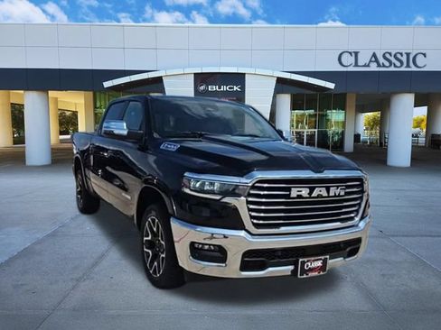 Used 2025 RAM 1500 Laramie AWD/4WD image 2