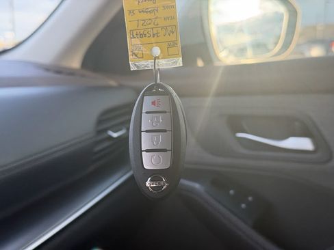 Used 2021 Nissan Rogue SV FWD image 28