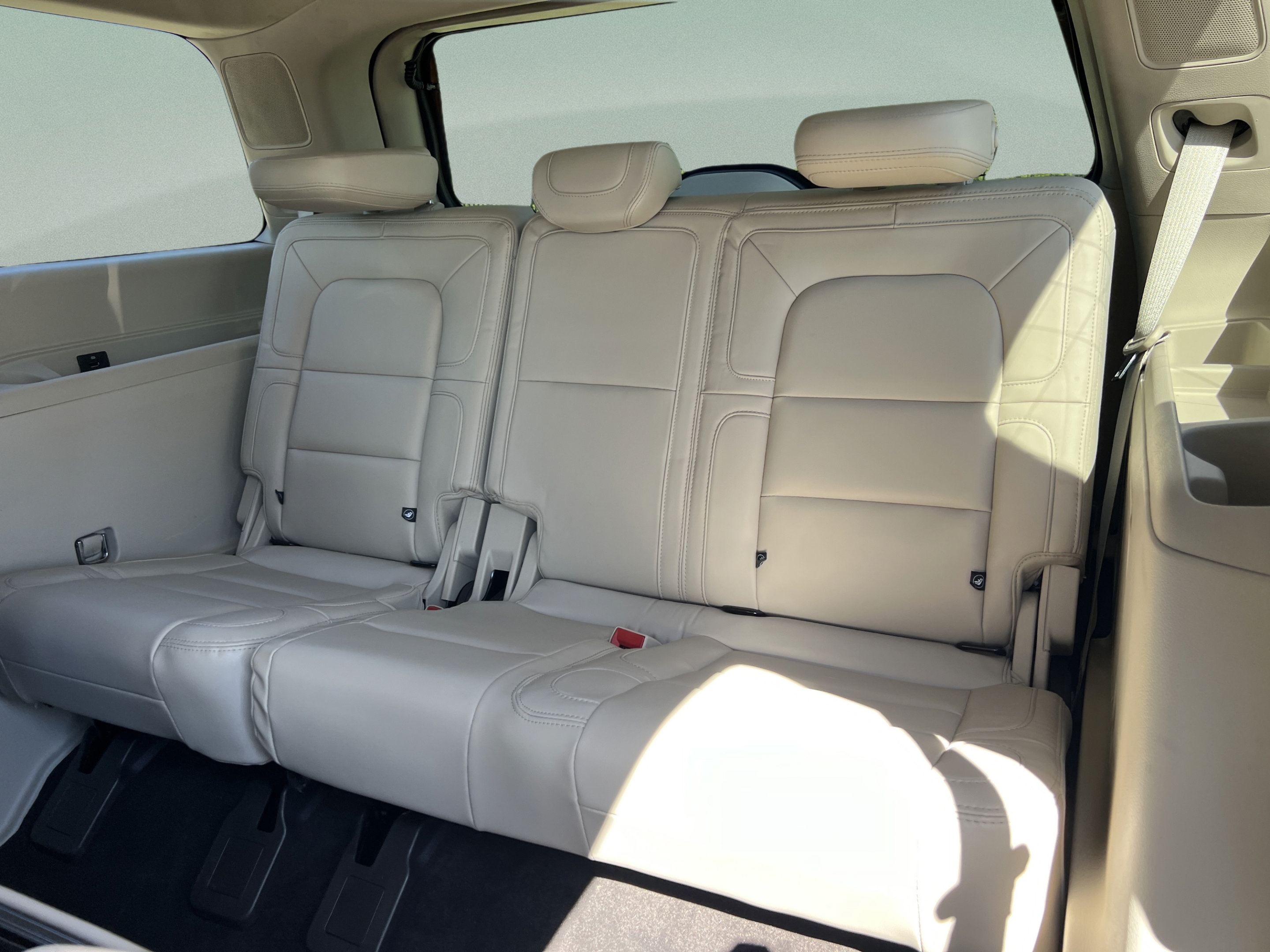 Used 2020 Lincoln Navigator Reserve w/ Luxury Package RWD image 33