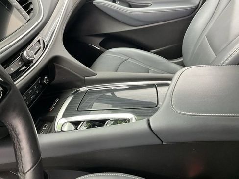 Used 2024 Buick Enclave Premium image 19