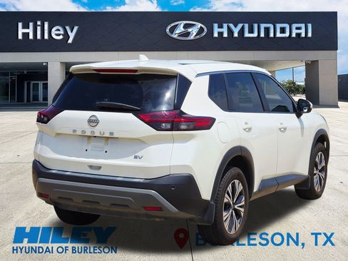 Used 2022 Nissan Rogue SV FWD image 4