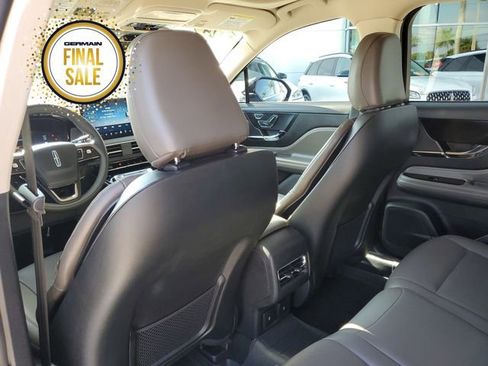 Certified 2024 Lincoln Corsair FWD w/ Equipment Group 101A image 18