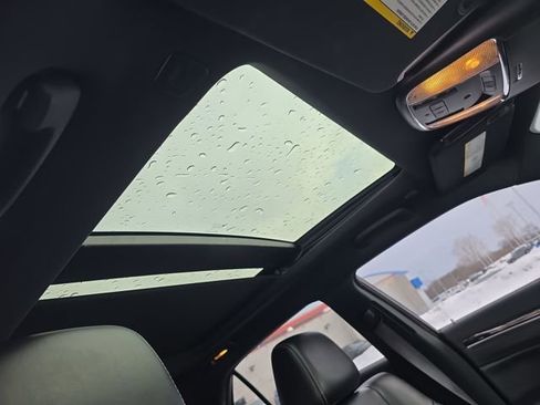 Used 2018 Chrysler 300 S w/ 300S Premium Group image 22