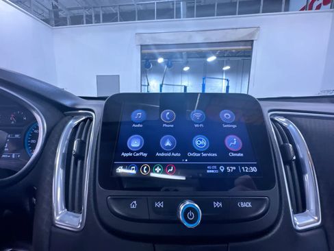 Used 2021 Chevrolet Malibu LT FWD image 25