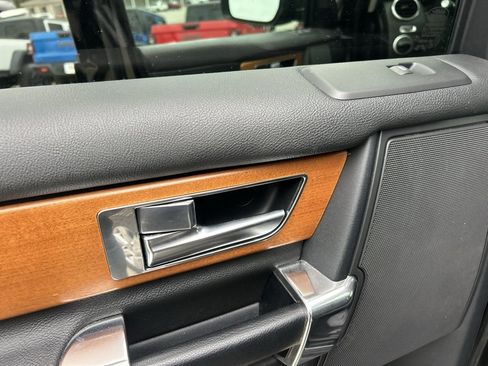 Used 2015 Land Rover LR4 HSE image 26