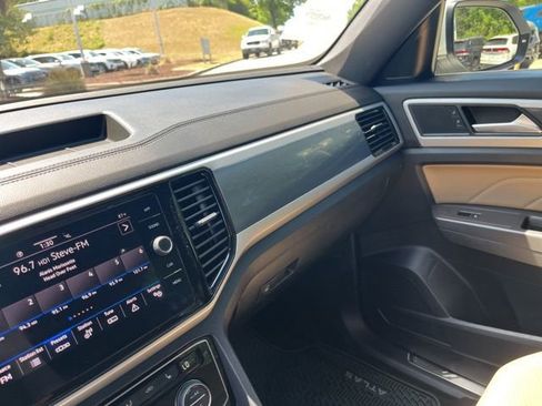 Used 2023 Volkswagen Atlas Cross Sport SE w/ Panoramic Sunroof Package FWD image 29