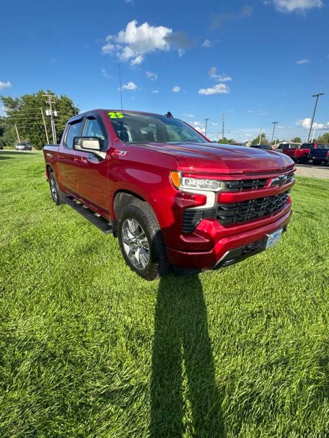 Used 2025 Chevrolet Silverado 1500 RST AWD/4WD image 3
