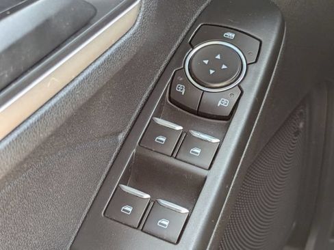 Used 2022 Ford Escape SE w/ SE Sport Appearance Package FWD image 23